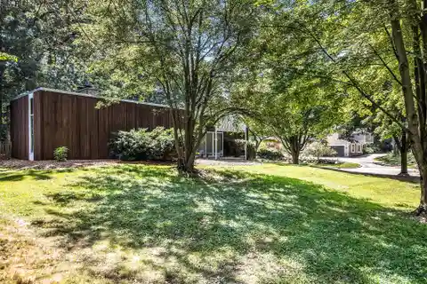 Mid-Century Modern Architectural Gem