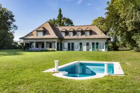 Superb Property Nestled in Sought After Neighborhood