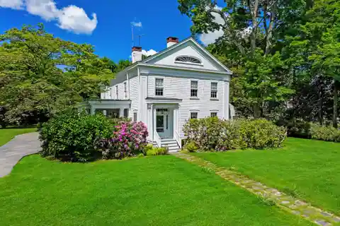 Pastoral Beauty Meets Architectural Heritage