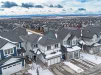THOUGHTFULLY DESIGNED FORMER SHOW HOME IN SUNSET RIDGE