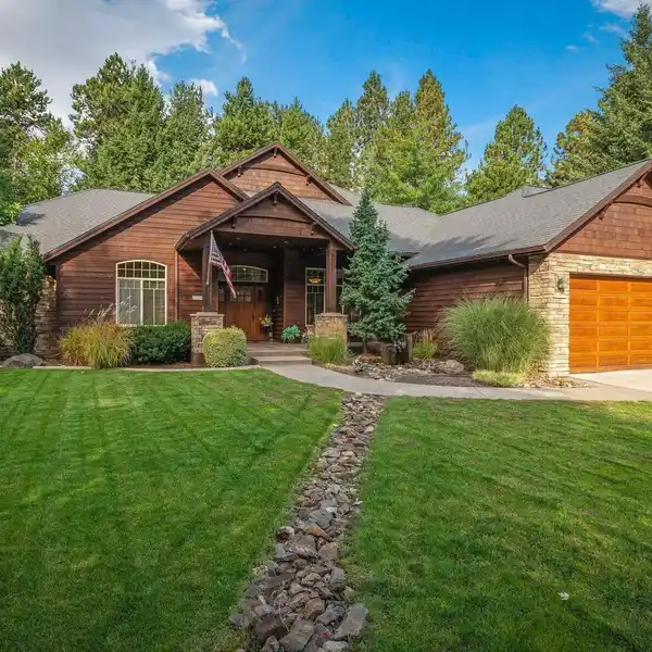 CUSTOM SINGLE-LEVEL HOME