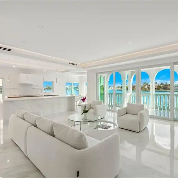 REIMAGINED CORNER RESIDENCE AT THE PRESTIGIOUS VENETIAN ISLES IN PARK SHORE