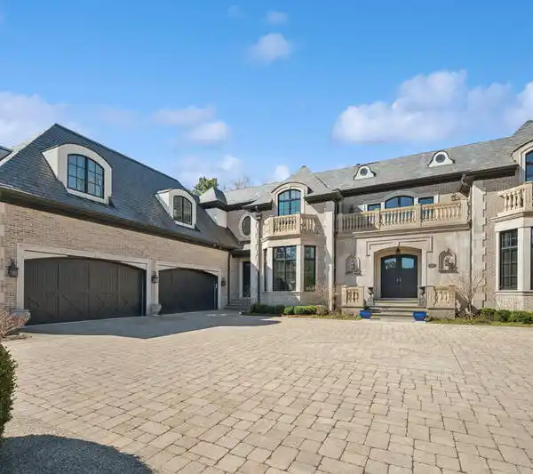 EXCEPTIONAL CUSTOM RESIDENCE