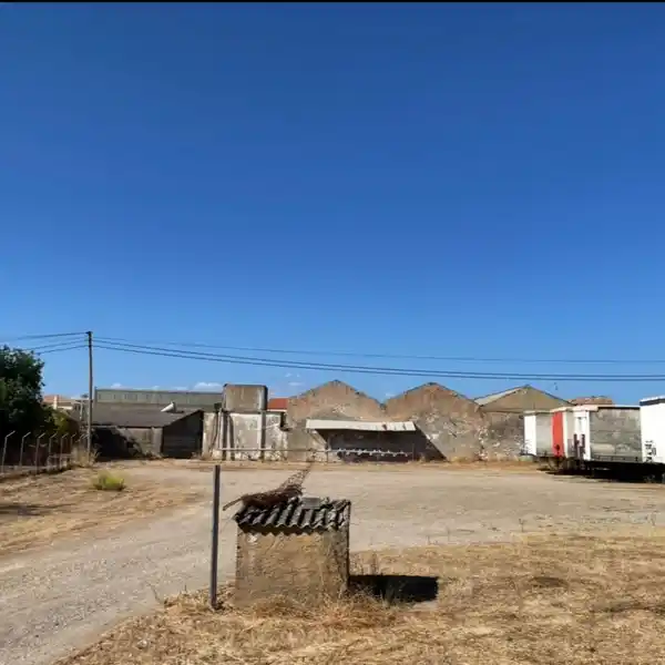 EXPANSIVE PLOT WITH UNLIMITED DEVELOPMENT POTENTIAL