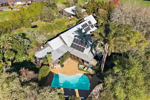 Large Ultra-Stylish Home