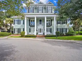 Luxurious Second Floor Condominium