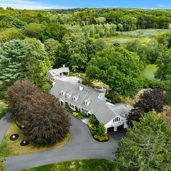 11-PLUS ACRE PRIVATE ESTATE