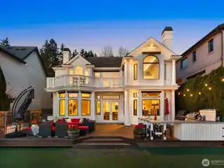 Waterfront Home on a Quiet Lake Sammamish Cove