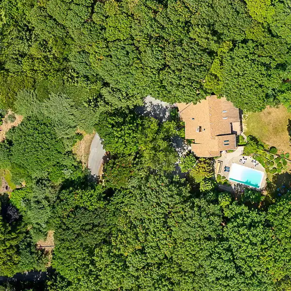 UNIQUE OPPORTUNITY IN A PRIME LOCATION