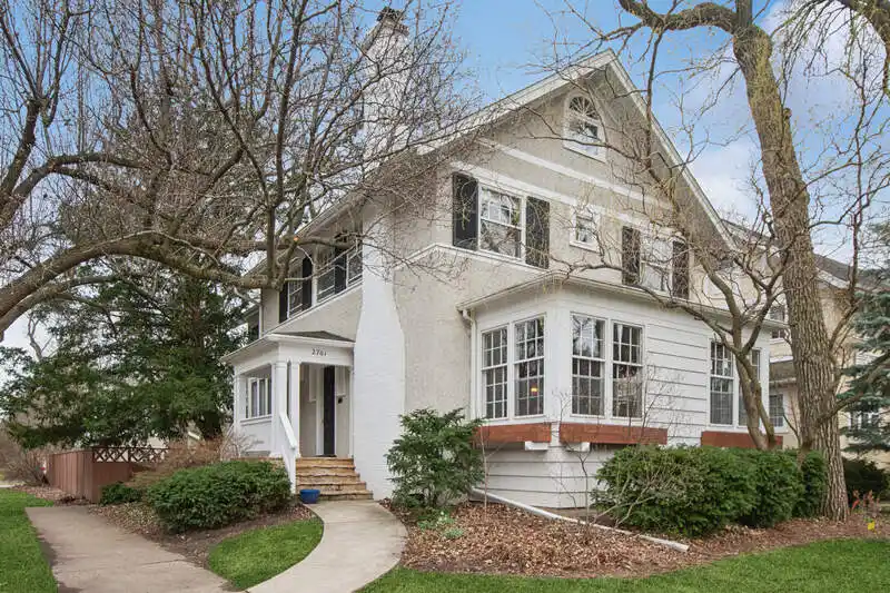 Cheery Light-filled Three-story Home