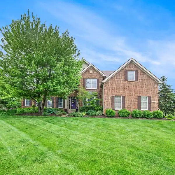 LAKEFRONT FARMHOUSE MAGIC WITH WALKOUT BASEMENT