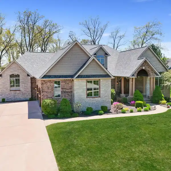 CUSTOM BUILDER'S PERSONAL RESIDENCE