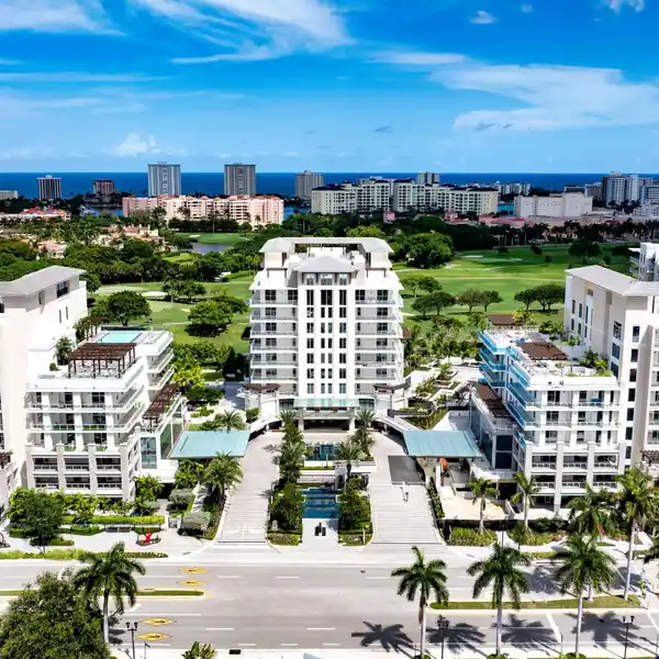 GORGEOUS HOME WITH TROPICAL AMBIENCE
