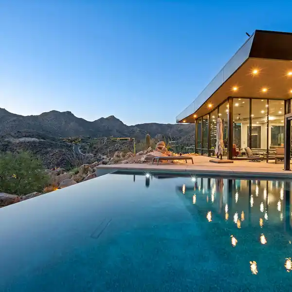 UNIQUE DESERT MODERN RESIDENCE