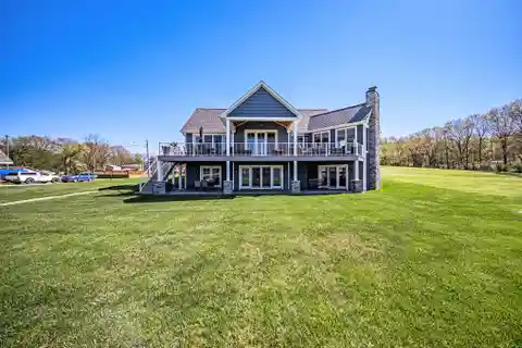 Stunning Luxury Lake House