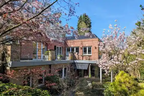 Beautiful Renovated Villa in Exceptional Location
