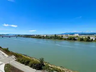 Rare Luxury in River Green