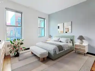 Prime Ues Location Near Shops, Parks, Transit