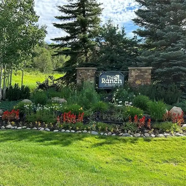 TOP-FLOOR HOME WITH UNOBSTRUCTED SKI SLOPE VIEWS