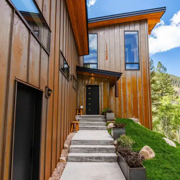 MOUNTAIN MODERN LIVING WITH FISHING RIGHTS ON THE TAYLOR RIVER