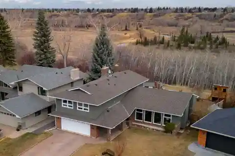 Beautifully Renovated Home in the Lake Community of Midnapore