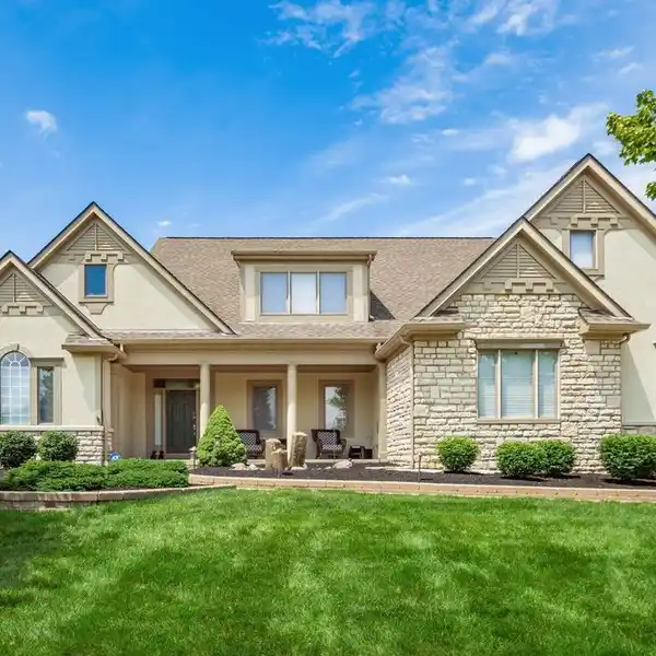 CUSTOM HOME ON THE LAKES GOLF COURSE