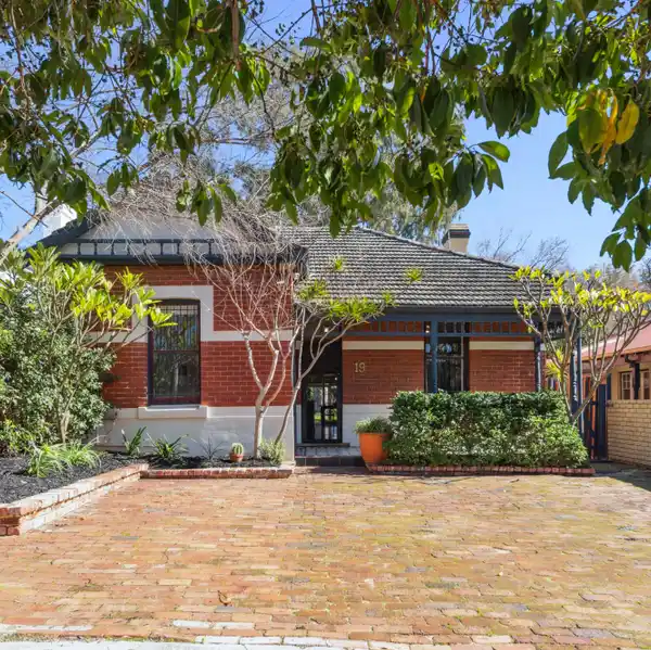 CLASSIC FEDERATION COTTAGE IN A TRANQUIL SETTING