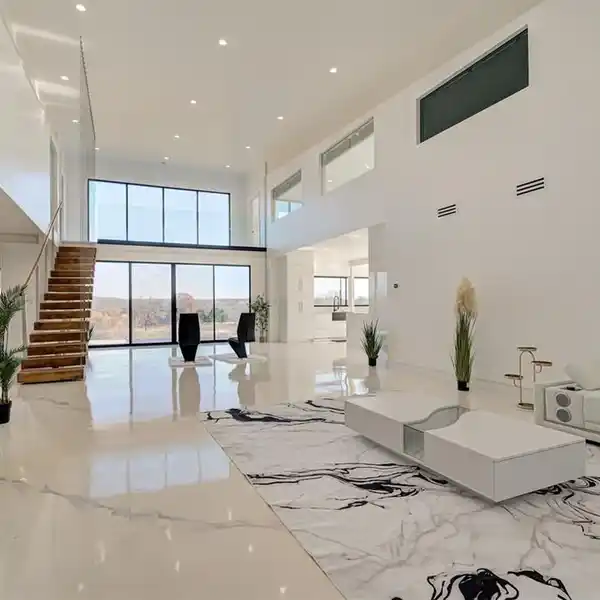 ARCHITECTURAL BRILLIANCE MEETS LUXURY LIVING ON 5 ACRES