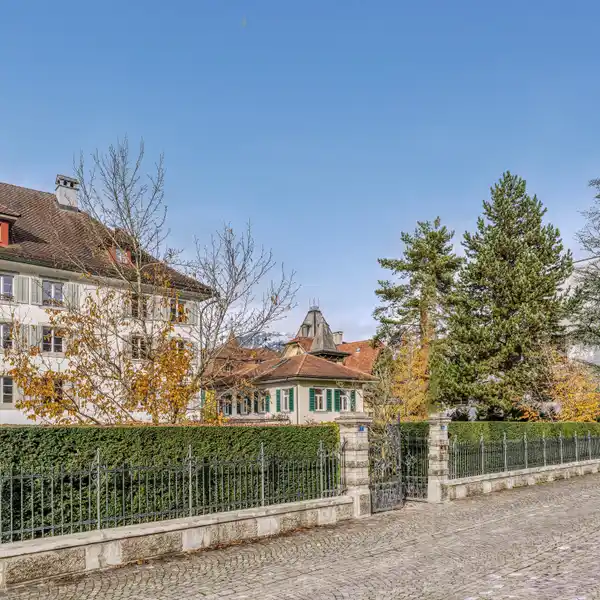 EXCLUSIVE AND FLEXIBLE PROPERTY IN THE HEART OF SARNEN