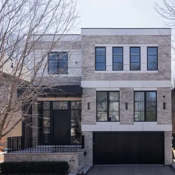 EXCEPTIONAL HOME IN PRESTIGIOUS LYTTON PARK
