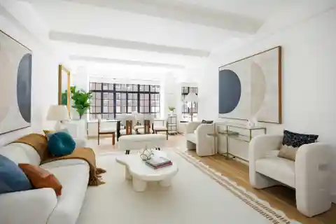 Pre-war Gem in the Heart of Lenox Hill