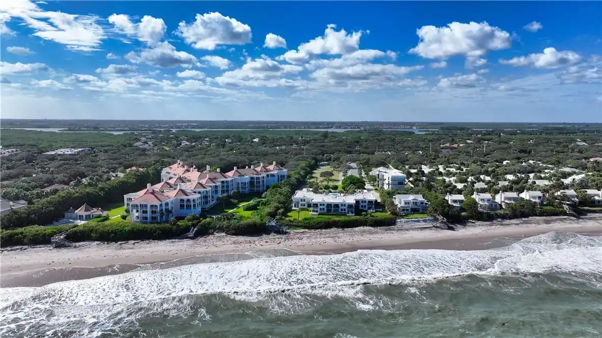 Stunning Condo Offering Spectacular Ocean Views