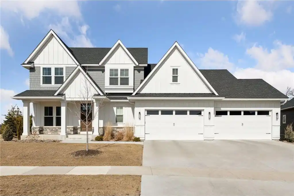 Exceptional Home in the Ridge at Elm Creek
