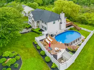Modern Lake Retreat in Raibow Lakes