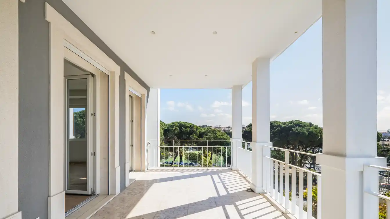 Three Bedroom Apartment in a Renovated Building