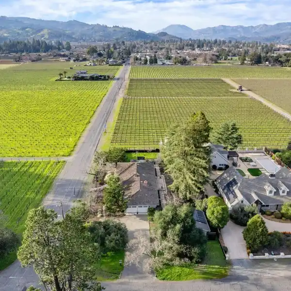 EXCEPTIONAL HOME IN THE HEART OF ST. HELENA