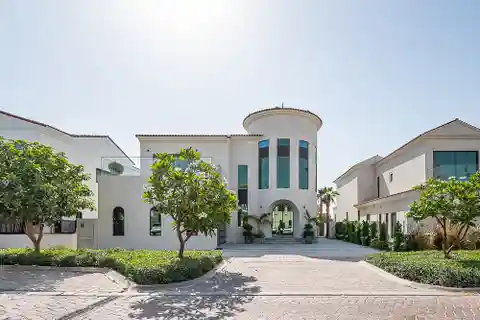 Immaculate Fully Upgraded Villa