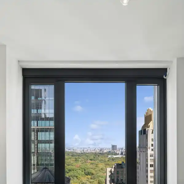 EXQUISITE RESIDENCE FEATURING ICONIC CENTRAL PARK VIEWS