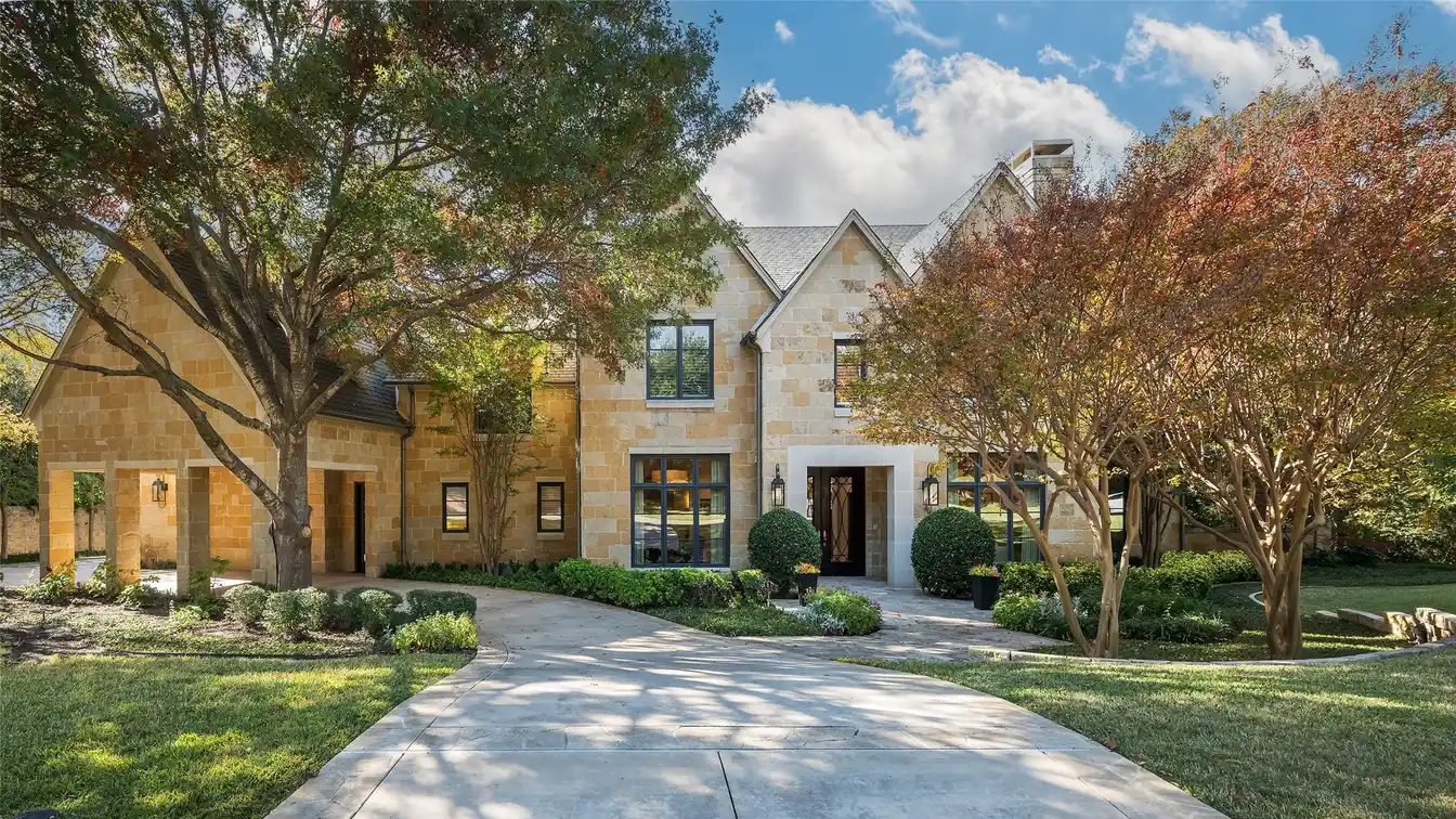 Exceptional Creekside Estate in Glen Abbey