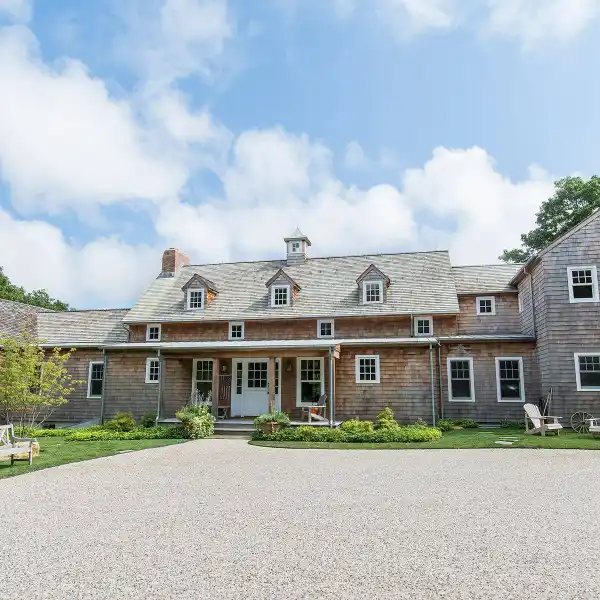 EXPANSIVE COUNTRY RETREAT WITH POOL AND SCENIC VIEWS