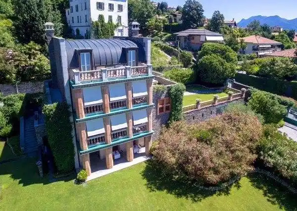 IMPRESSIVE LAKE MAGGIORE VILLA