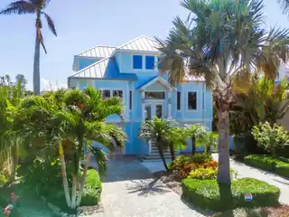 Beautifully Renovated Waterfront Pool Home