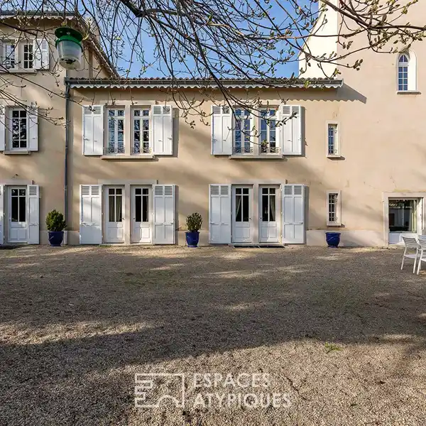 CAREFULLY RENOVATED 17TH CENTURY RESIDENCE
