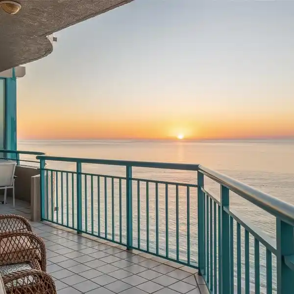 CORNER THREE BEDROOM RESIDENCE IN THE ULTIMAR