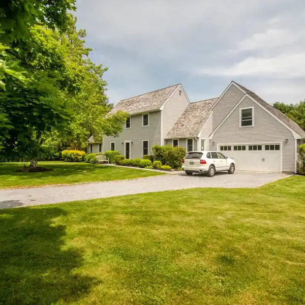 BEAUTIFULLY APPOINTED TRADITIONAL HOME FOR RENT