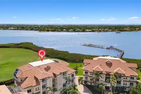 Tastefully Updated Home in Admirals Watch of Windstar