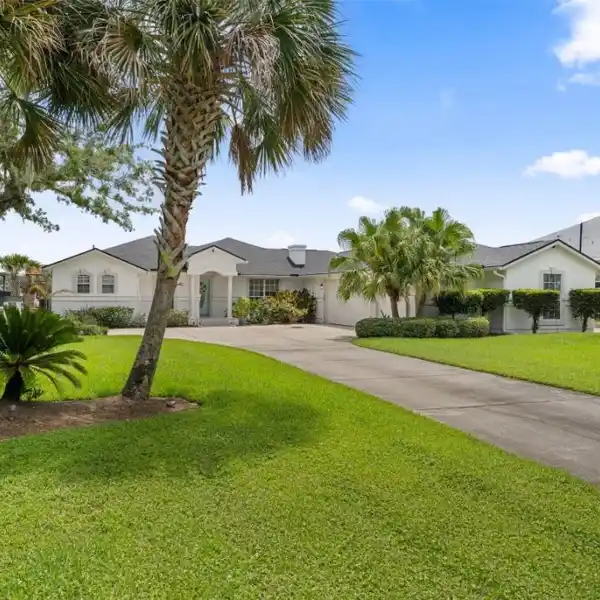 RIVERFRONT LIVING IN THE NORTH FLORIDA KEYS