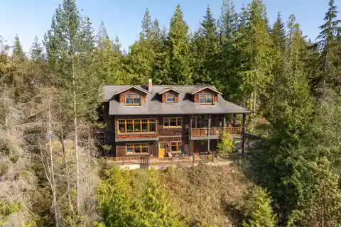 Private 5-acre Fenced Estate with Views