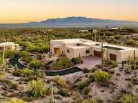 SOUTHWESTERN CONTEMPORARY ON A SAGUARO-STUDDED LOT