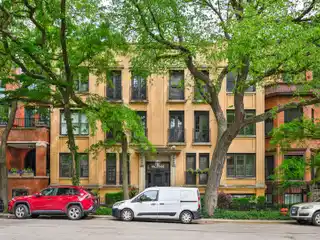 Exceptional Duplex Down in East Lincoln Park
